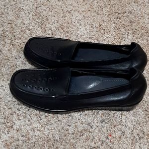 Tripad SAS never been worn! Great for business casual.